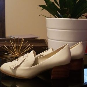 BNWT MARC FISHER HEELS